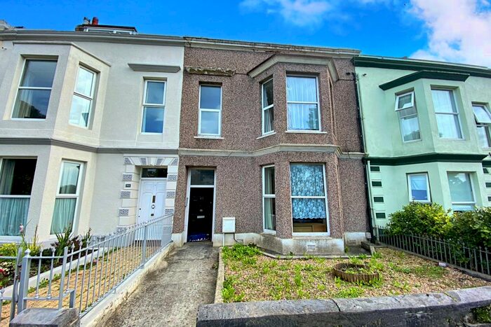 3 Bedroom Flat To Rent In Lipson Road, Plymouth, Devon PL4
