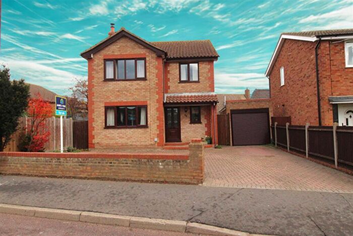 4 Bedroom Detached House For Sale In Wards Hill Road, Minster On Sea, Sheerness, ME12