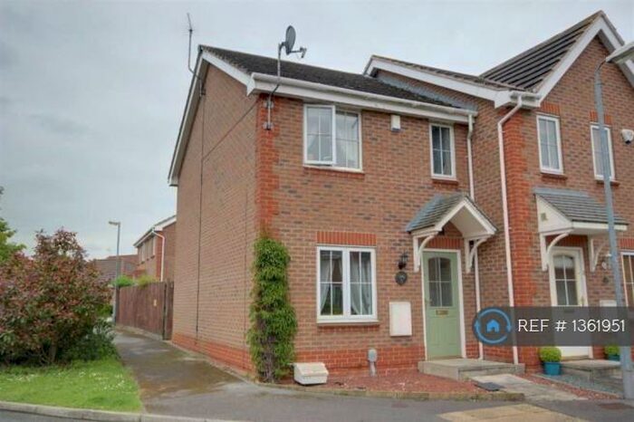 2 Bedroom Semi-Detached House To Rent In Aire Close, Brough, HU15