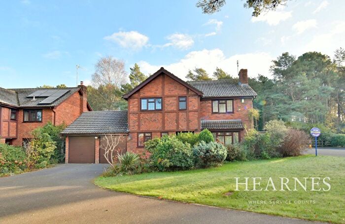 4 Bedroom Detached House For Sale In Redwood Drive, Ferndown, BH22
