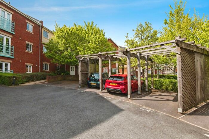 2 Bedroom Flat For Sale In Russell Walk, Exeter, Devon, EX2