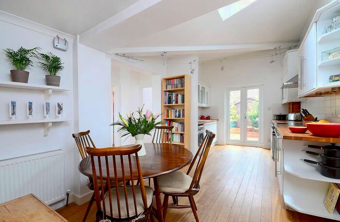 3 Bedroom Flat To Rent In Argyle Road, Stratford, London, E15