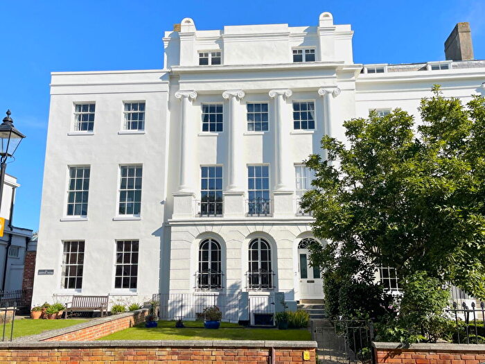 2 Bedroom Apartment For Sale In Crescent Road, Alverstoke, Gosport, PO12