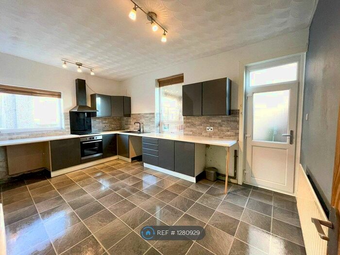 3 Bedroom End Of Terrace House To Rent In Mealhouse Lane, Atherton, Manchester M46