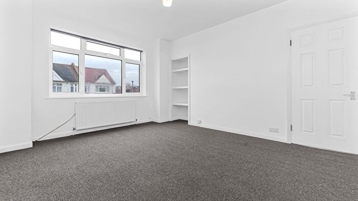 2 Bedroom Maisonette To Rent In Elm Road, New Malden, KT3