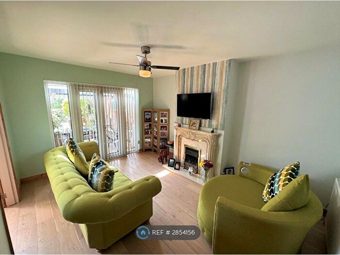 3 Bedroom Semi Detached House To Rent In Deerhurst Crescent, Portsmouth, PO6