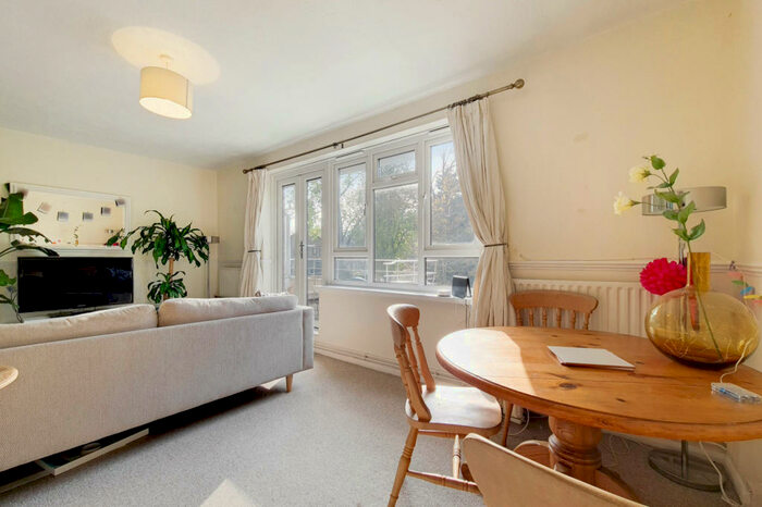 2 Bedroom Flat To Rent In Prendergast Road, London, SE3