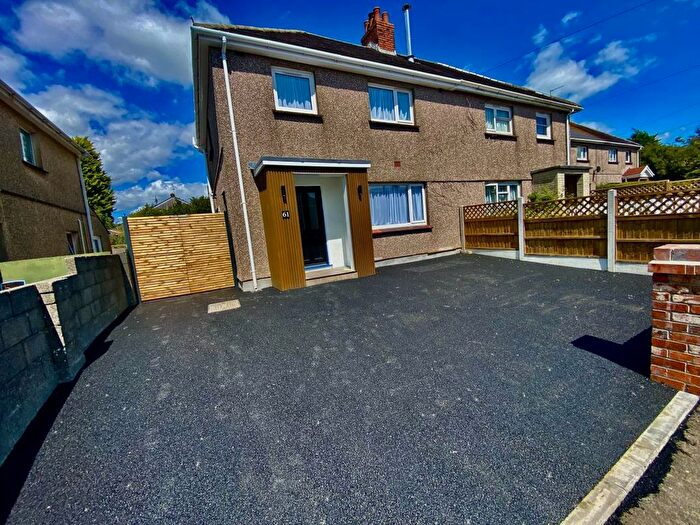 3 Bedroom Property To Rent In Brynymor, Three Crosses, Swansea, SA4
