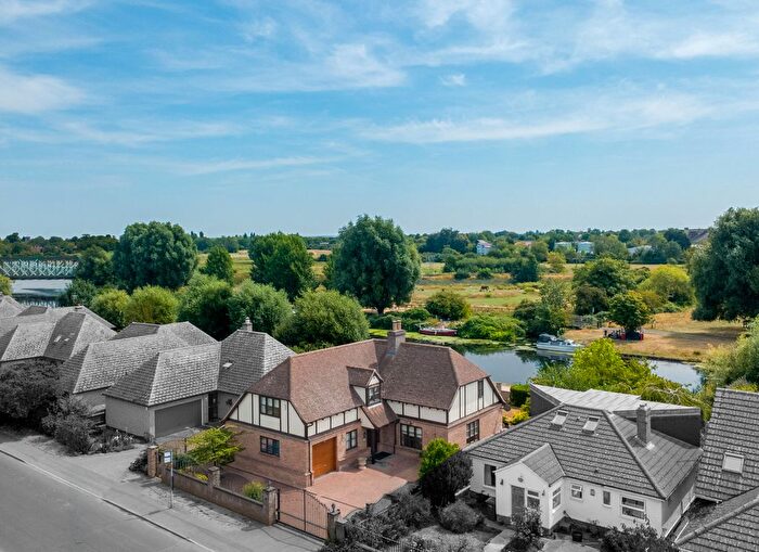 3 Bedroom Detached House For Sale In Fen Road, Cambridge, CB4
