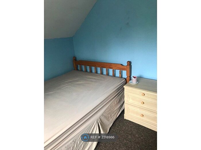 6 Bedroom Semi-Detached House To Rent In Cherrytree Crescent, Bristol, BS16