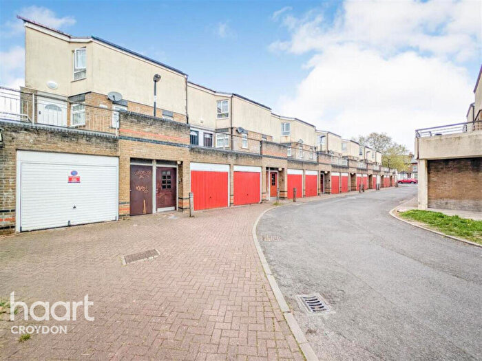 2 Bedroom Maisonette For Sale In Nelson Close, Croydon, CR0
