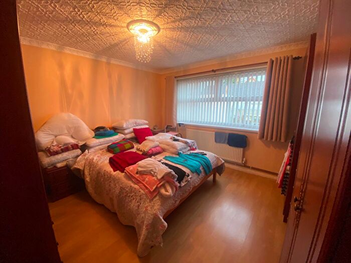 2 Bedroom Bungalow For Sale In Kingrosia Park, Clydach, Swansea, SA6