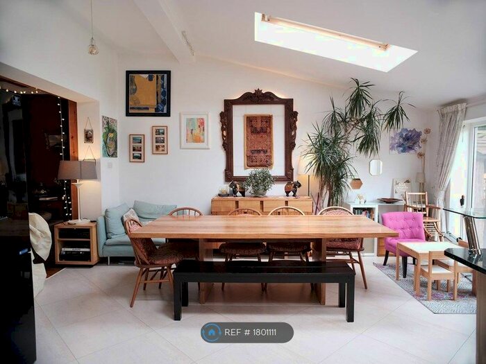 4 Bedroom Semi-Detached House To Rent In Coleridge Road, Manchester, M16