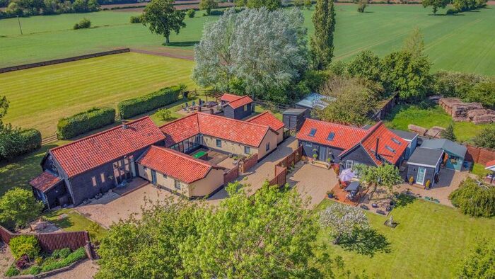 5 Bedroom Barn Conversion For Sale In ., Langmere, Diss, IP21
