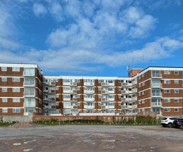 2 Bedroom Flat To Rent In Sea Front, Hayling Island, PO11