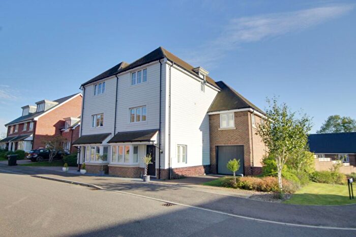 4 Bedroom Town House For Sale In Buckeridge Way, Haywards Heath, RH16