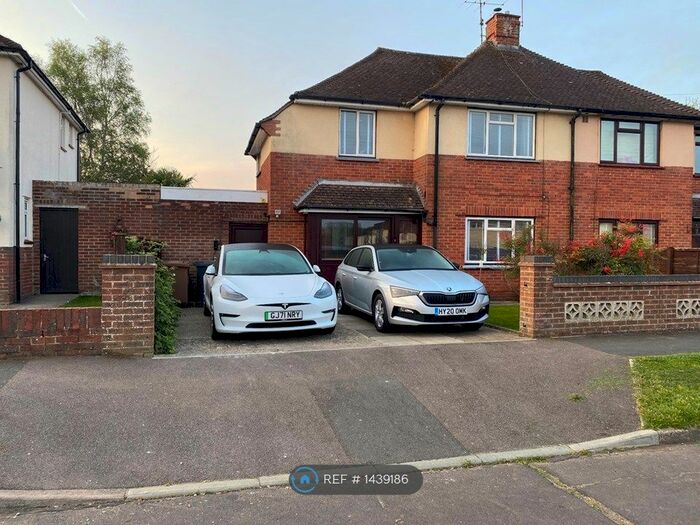 4 Bedroom Semi-Detached House To Rent In Underwood Avenue, Ash, GU12