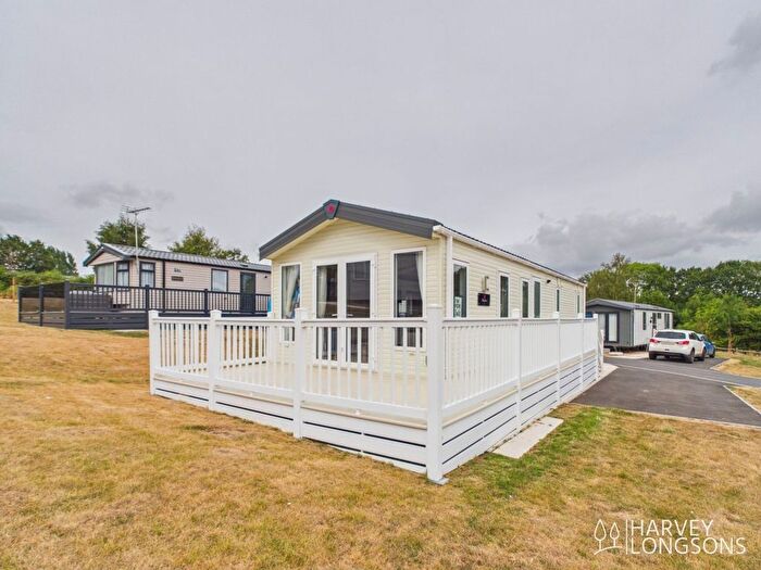 2 Bedroom Park Home For Sale In Stanford Bishop, Worcester, WR6