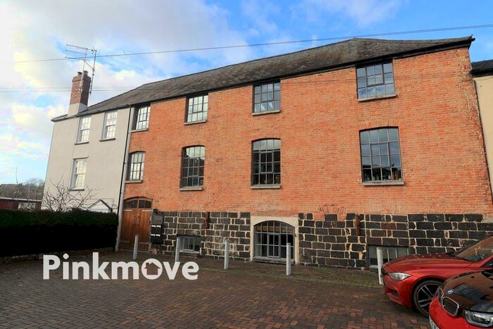 2 Bedroom Flat To Rent In The Back, Chepstow Ref;, NP16