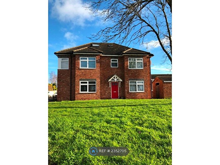 2 Bedroom Flat To Rent In Bells Lane, Kent, ME3