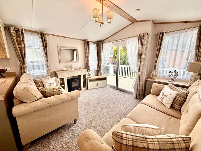 3 Bedroom Mobile/park Home For Sale In Llanedwen, Anglesey, LL61