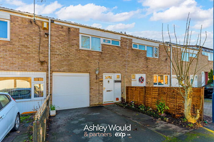 4 Bedroom Town House For Sale In The Hill, Birmingham, B32