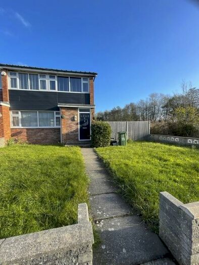 3 Bedroom End Of Terrace House To Rent In Cygnet Road, Portsmouth, Hampshire, PO6