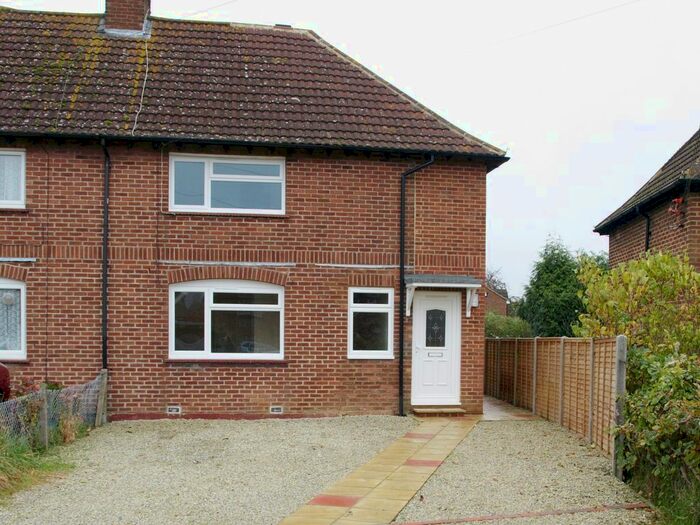 Town House To Rent In B, Madan Road, Westerham, TN16