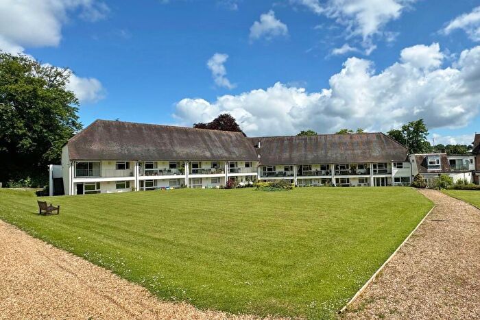 1 Bedroom Flat For Sale In Bramley - No Onward Chain, GU5