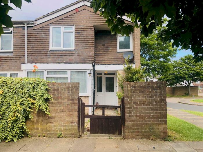 4 Bedroom House To Rent In Normanton Road, Basingstoke, RG21