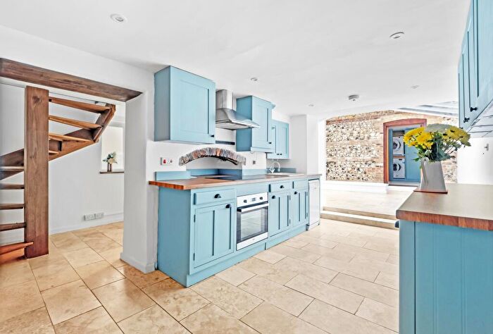 3 Bedroom Cottage To Rent In Winterborne Clenston, DT11