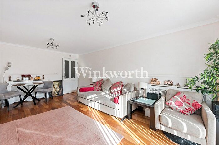 2 Bedroom Flat For Sale In Academia Way, London, N17