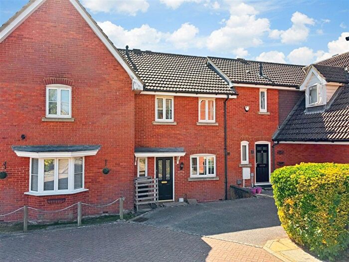 3 Bedroom Terraced House For Sale In Guernsey Way, Kennington, Ashford, Kent, TN24