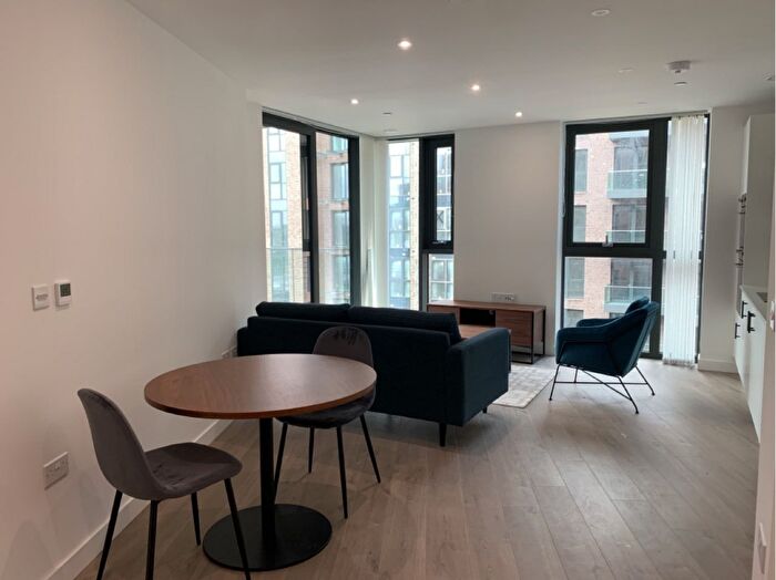1 Bedroom Flat To Rent In Willowbrook House, Coster Avenue, Hackney, London, N4