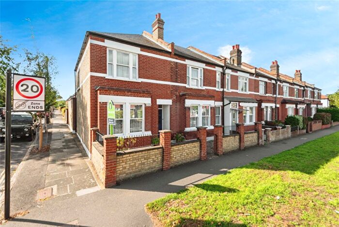 4 Bedroom End Of Terrace House For Sale In Whitton Dene, Whitton, Hounslow, TW3