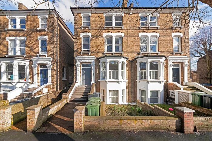 2 Bedroom Apartment For Sale In Rosendale Road, Dulwich, London, SE21
