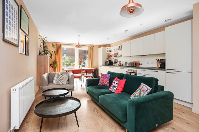 2 Bedroom Flat For Sale In / Salamander Place, Leith, Edinburgh, EH6
