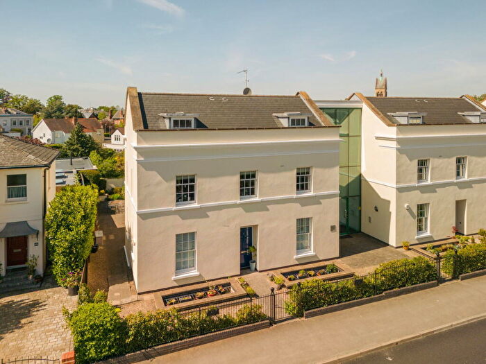 2 Bedroom Flat For Sale In Regency Square, Tyres Road, Cheltenham, GL50