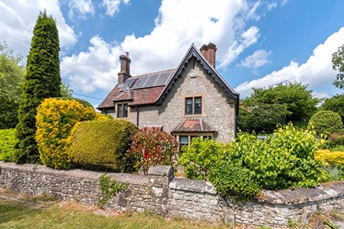 3 Bedroom Detached House For Sale In Butts Knapp, Shaftesbury, SP7