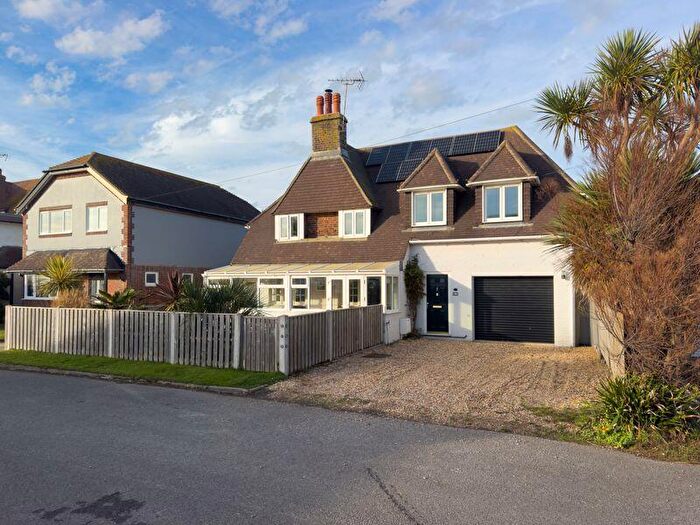 5 Bedroom Detached House For Sale In Davenport Road, Beach Estate, PO22