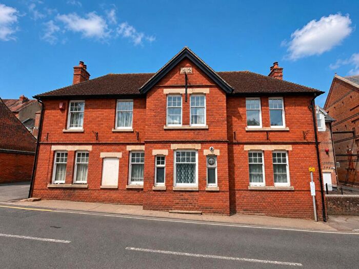 2 Bedroom Flat To Rent In Mill Street, Wantage, OX12