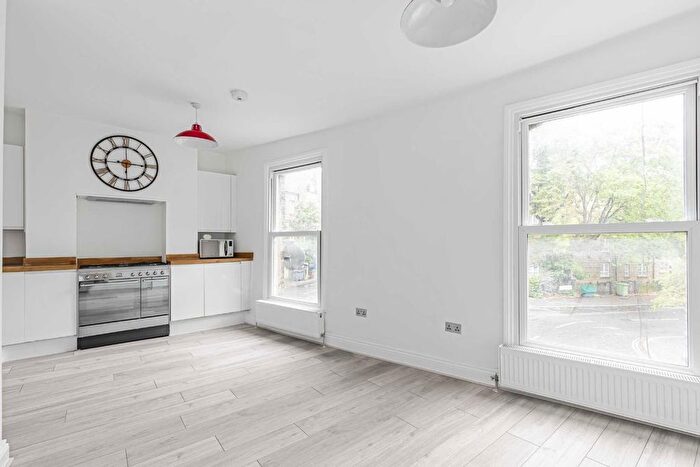 2 Bedroom Flat For Sale In Coldharbour Lane, Brixton, SW9