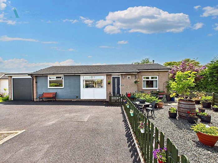 3 Bedroom Detached Bungalow For Sale In Ruskin Close, Kendal, LA9
