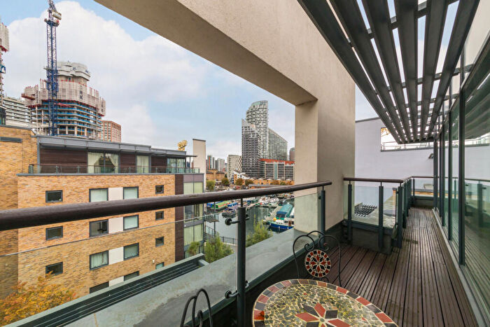2 Bedroom Flat For Sale In Boardwalk Place, South Quay, E14
