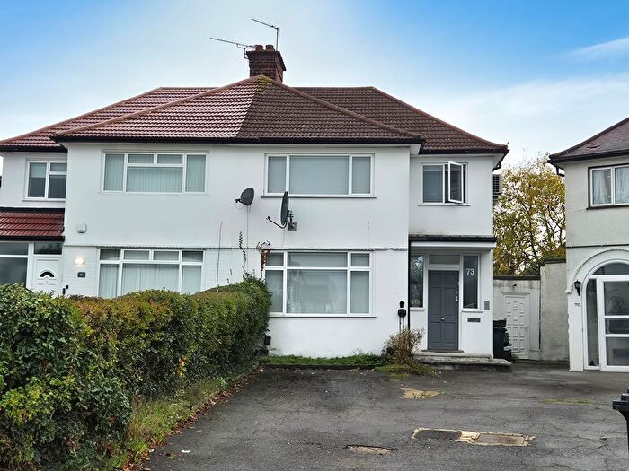 3 Bedroom Semi Detached House For Sale In Highview Avenue, Edgware, HA8