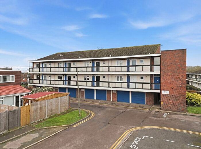 1 Bedroom Flat For Sale In Gant Court, Waltham Abbey, EN9