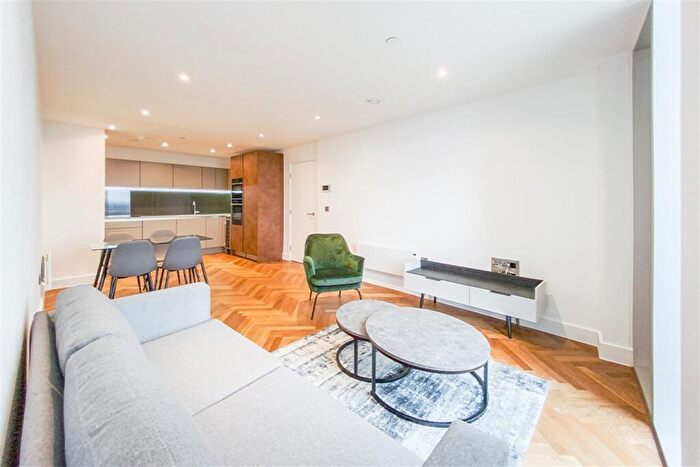 2 Bedroom Apartment To Rent In East Tower, Deansgate Square, M15
