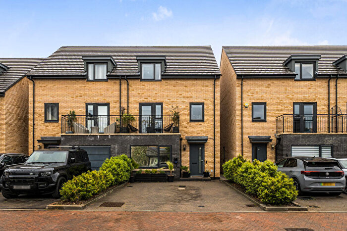 4 Bedroom Semi Detached House For Sale In Cordwainers Road, Cheltenham, GL52