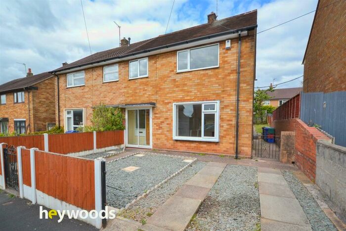 3 Bedroom Semi-Detached House To Rent In Thames Road, Clayton, Newcastle-under-Lyme, ST5