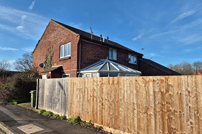1 Bedroom End Of Terrace House For Sale In Tutton Way, Clevedon, North Somerset, BS21